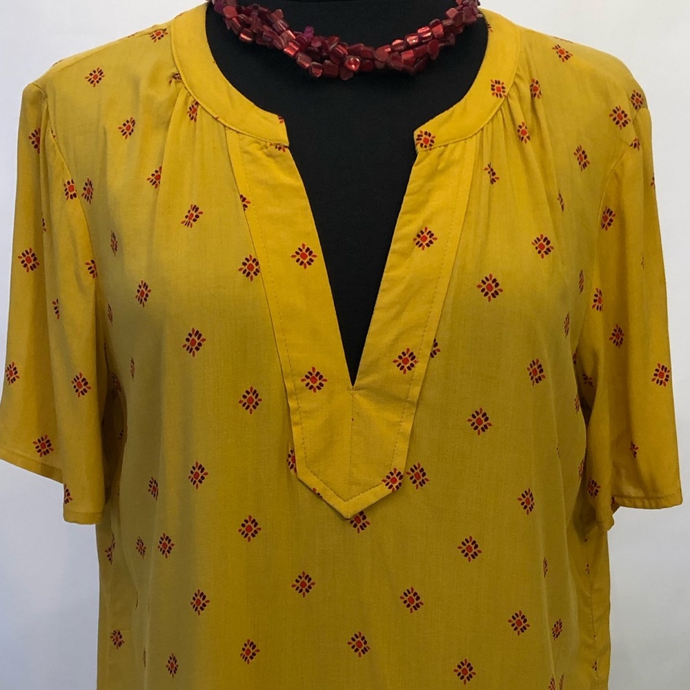 NWOT Ladies mustard with red accent blouse